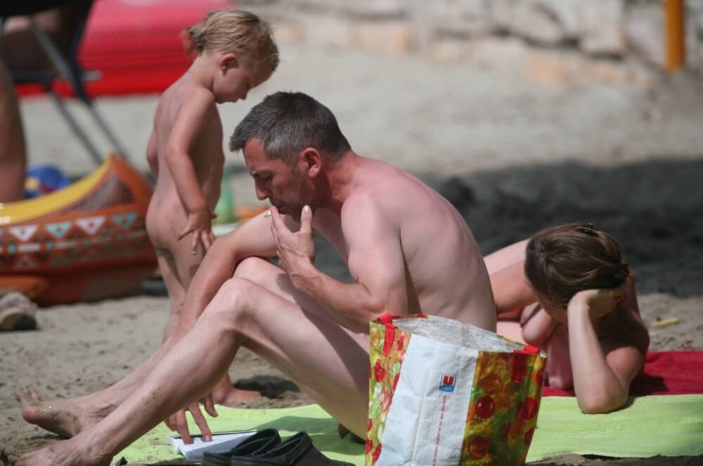 Nude Beach Assortment photos - Nudism helps you get rid of insecurities and clothes