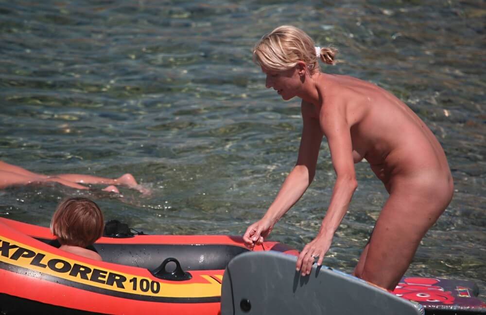 Red Boating for Two Nudists pics - Ideological Supporters of the Movement