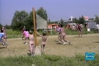 EVFKK - Miss Volleyball - A spontaneous movement toward nudity