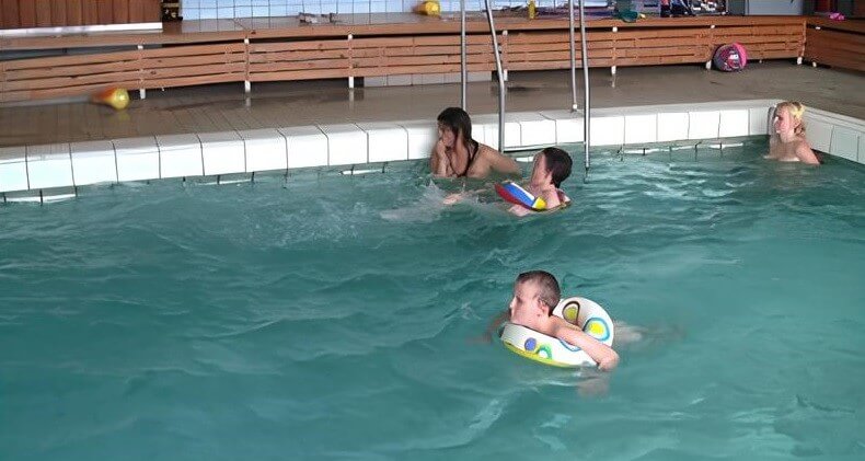 Swimming center club Full HD - The practice of nudism promotes freedom from fears and insecurities