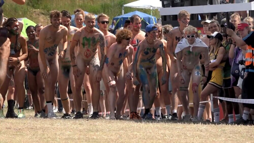Roskilde Festival Full HD video - Naturism implies a life free of unnecessary problems