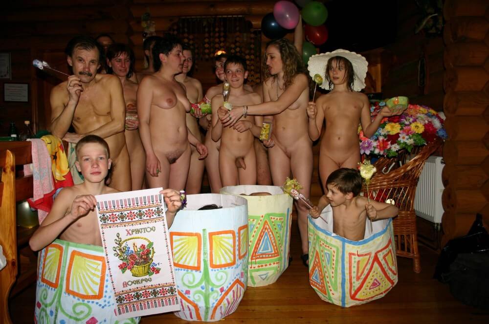 Easter Group Memories pics - Travel and tours incorporating elements of the naturist lifestyle