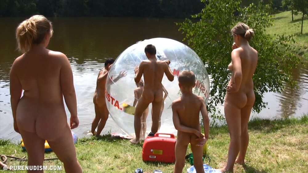 Aqua Nude Relaxation Full HD - Nudity is an expression of naturalness and sincerity