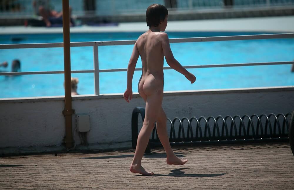 Grassy Patio Nature Hike - Nudism reduces self-consciousness
