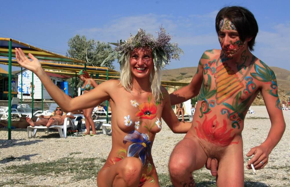 Sand Beach Goddess Two pics - Nudism improves health and boosts self-esteem
