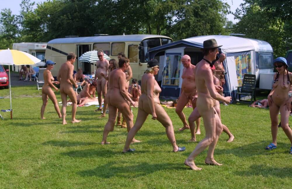 Holland Green Relaxations photos - Nature provides the energy and strength for life, and well simply be naked