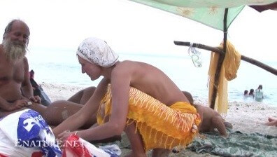 Enature - Back to the bare beach Full HD - A life free of unnecessary worries is a hallmark of naturism