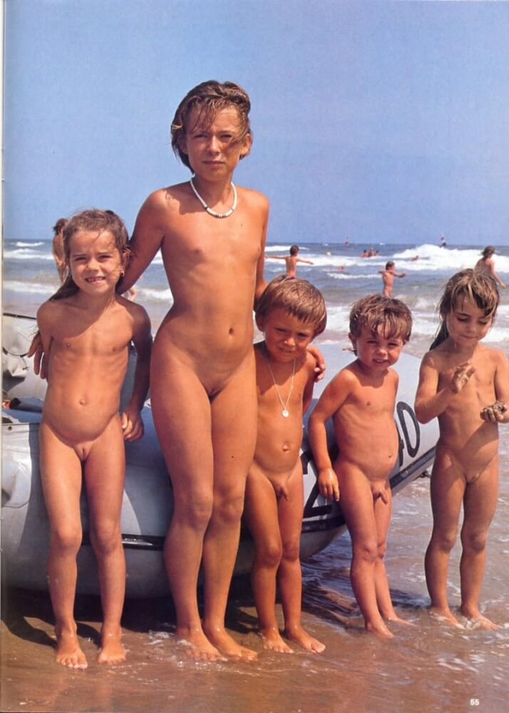 Jung und Frei Nr 2 - Being oneself is the foundation of nudism