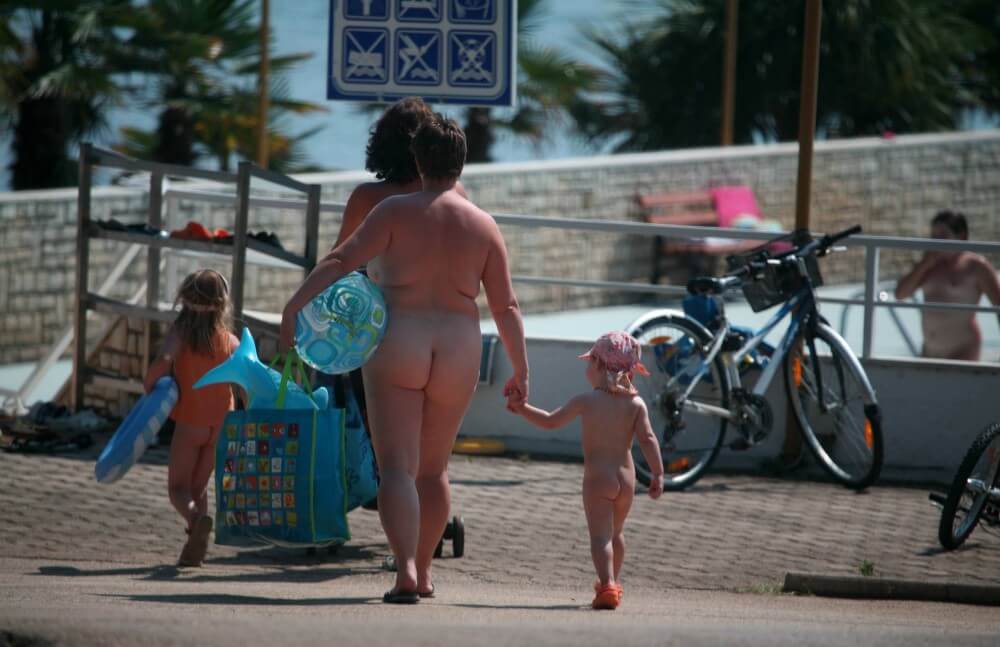 Pool Outskirt Nude Guests pics - Naturism and nudism are an ancient philosophy of respect for oneself and the world