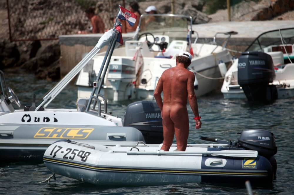 Boating and Floater Waters pics - A naked person is asexual among nudists