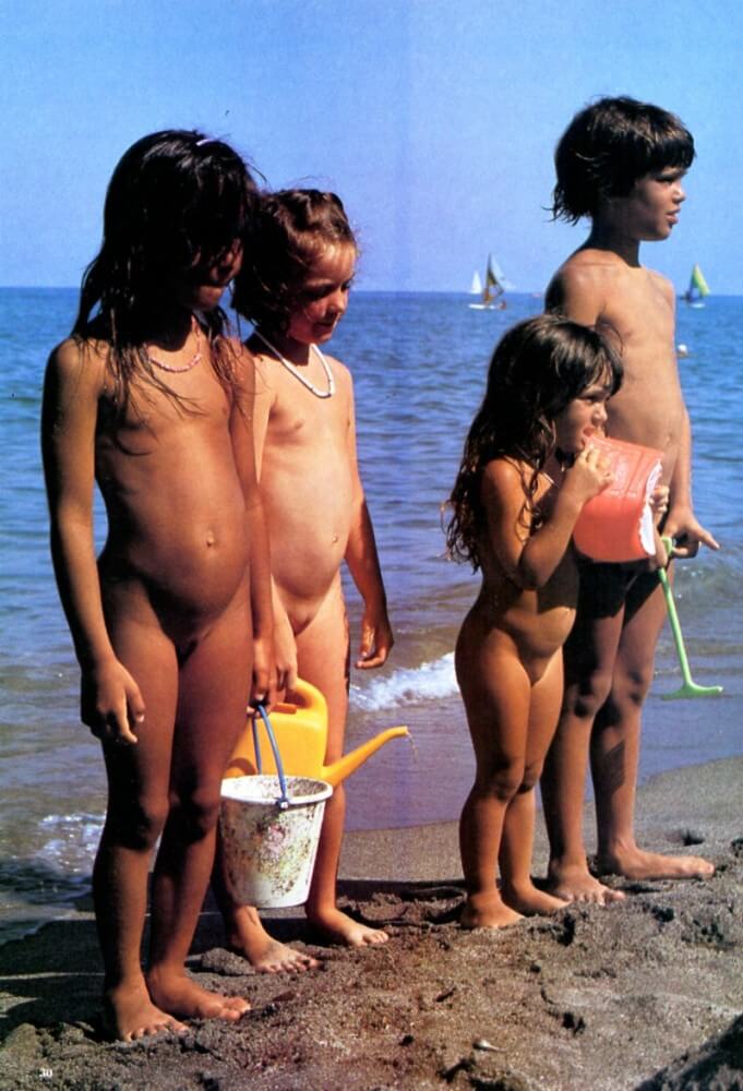 Jung und Frei Nr 6 - The naked body as a reflection of inner beauty
