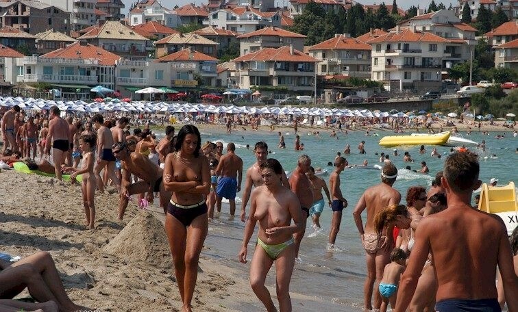 Enature - resort in solar Bulgaria - This is the culture of nudism