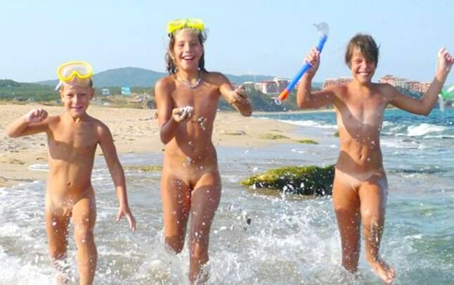 Naturism photo gallery # 27 - Nudity is a natural way to express respect for nature and oneself