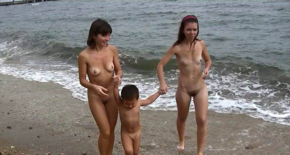 Land and Sea Naturism vol 1 - Nudity is an expression of naturalness and sincerity