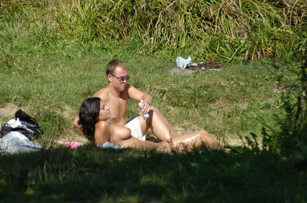 Photo Shoot Observation pics - People find in this a way to understand that the naked body is part of nature and its beauty