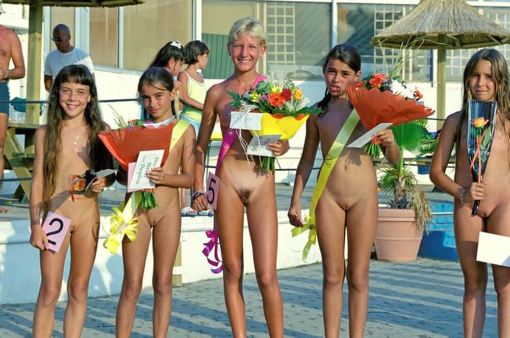 Beauty contest FR photos - Rejecting Swimsuits