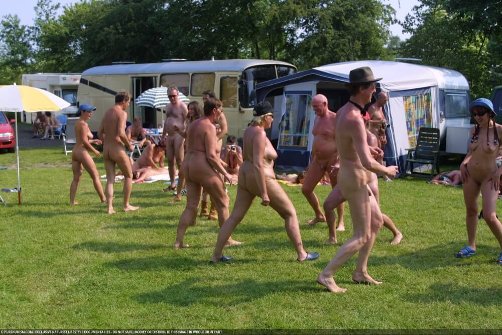 Naturism photo gallery # 53 - People seek in nudism a way to overcome their insecurities
