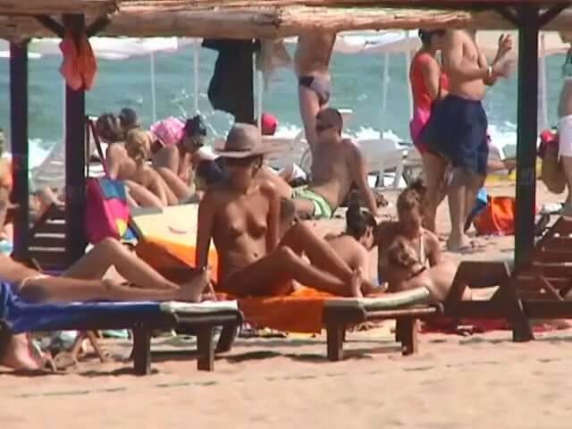 Beaches of solar Bulgaria - They value simplicity and naturalness, and encourage people not to feel self-conscious about being naked