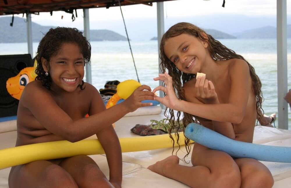 Brazilian Boating Girlfriend pics - Nudism helps overcome complexes and fears