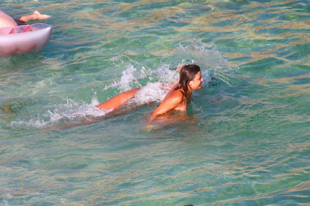 Ula FKK Teen Shore Run pics - Must always be without clothes