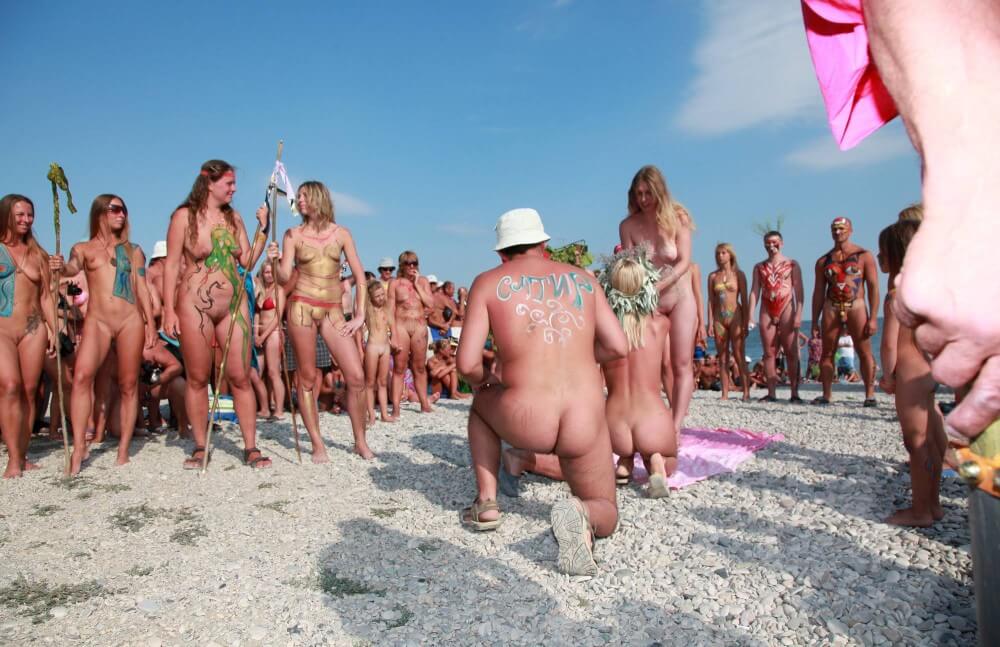 Naturist Boy Sun Warrior pics - Types of recreation in nudist and naturist resorts and parks