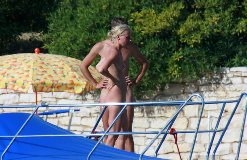 Casual Beachside Strolling pics - It strives for inner balance—not being afraid to be naked among those like you