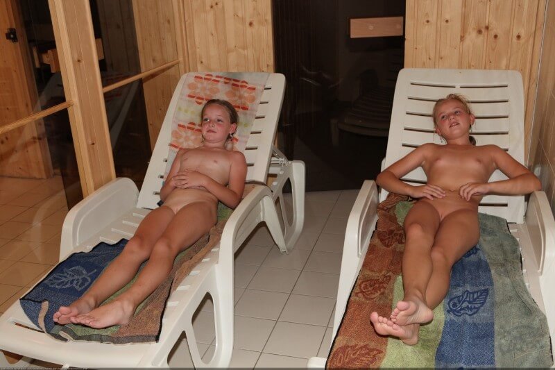 Record center relaxation photos - Openness to the world and new ideas is an important quality of naturists