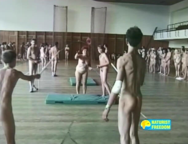 Helios Natura: FKK Fumbling and Tumbling - Nudism promotes respect for the environment