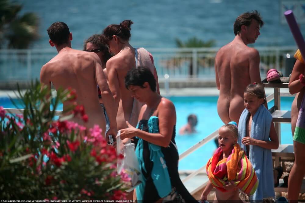 Naturism photo gallery # 66 - Nudism is a way to improve health and boost self-esteem