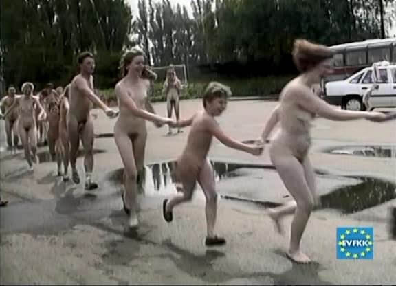 Helios Natura: Tutti-Frutti Nudie - Eurovid FKK - Living in harmony with nature as the primary goal of the naturist lifestyle